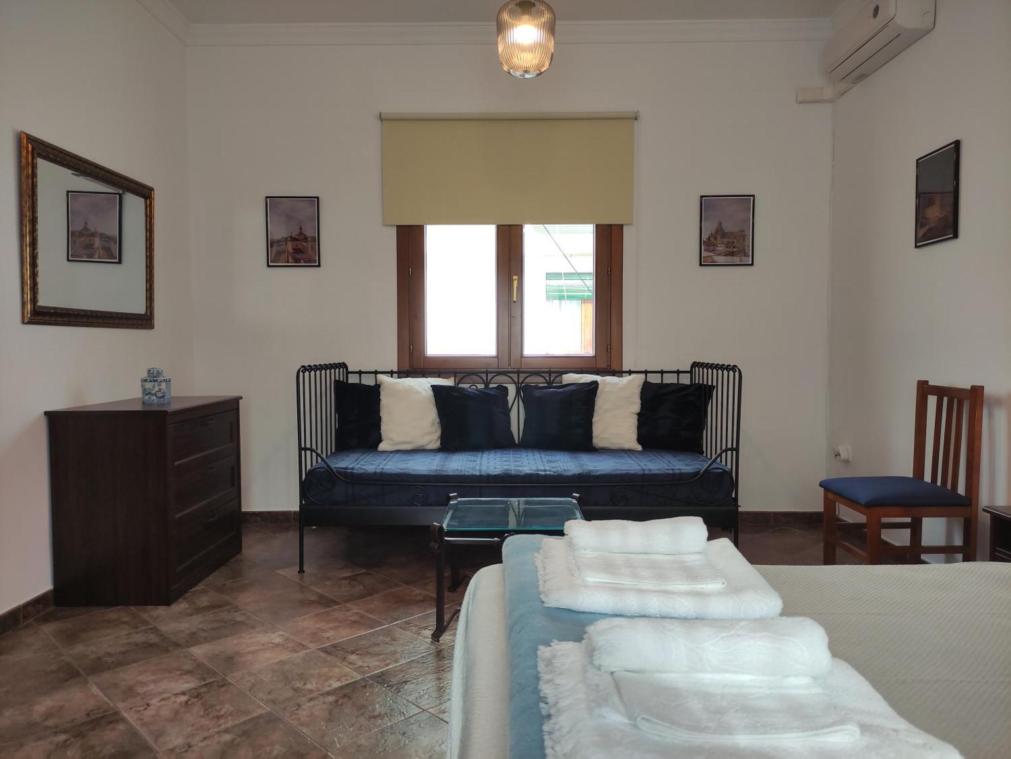 Entretorres. Casa-Duplex En Centro Historico. Διαμέρισμα Καρμόνα Εξωτερικό φωτογραφία